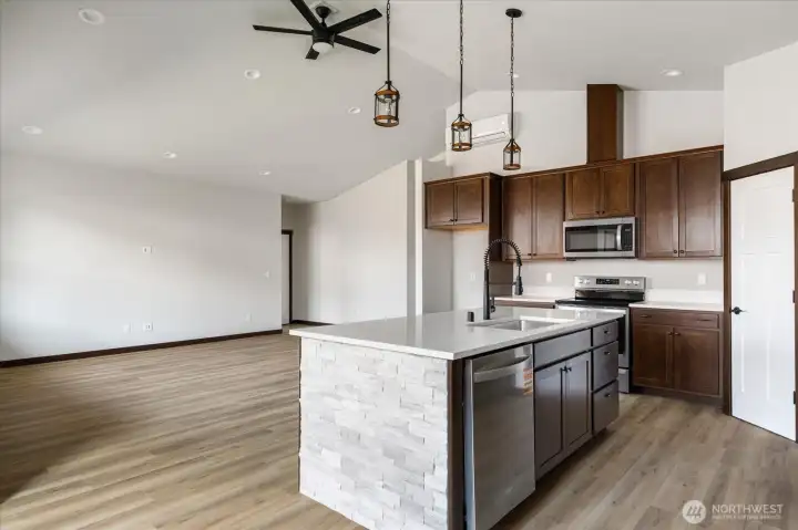 Photos of a similar house in the neighborhood