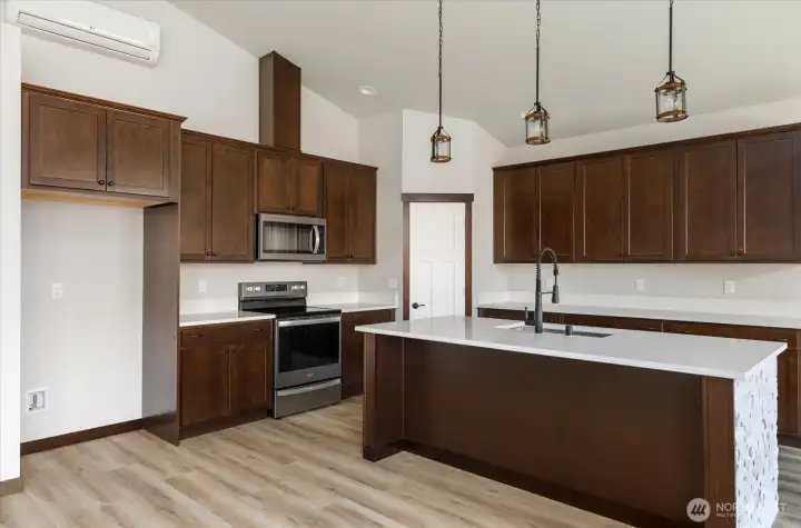 Photos of a similar house in the neighborhood