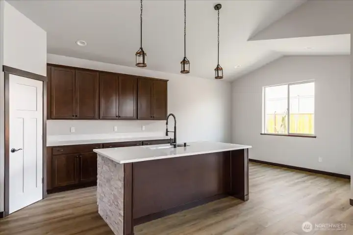 Photos of a similar house in the neighborhood