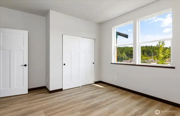 Photos of a similar house in the neighborhood