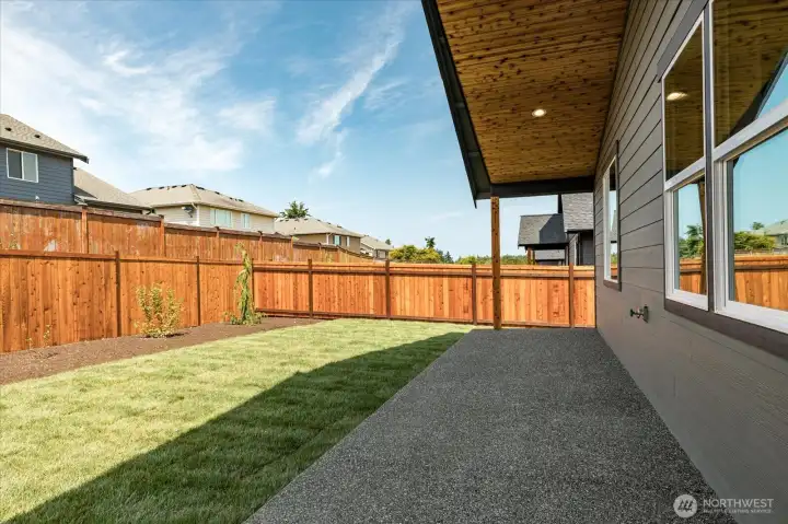 Photos of a similar house in the neighborhood