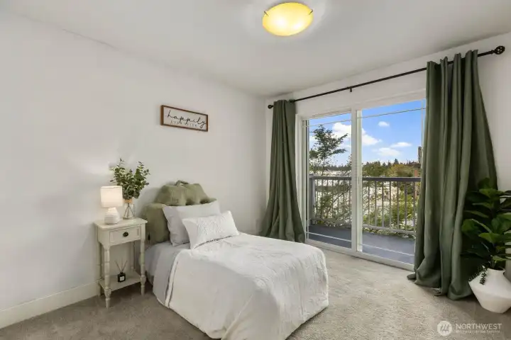 1 bedroom near Aurora Village