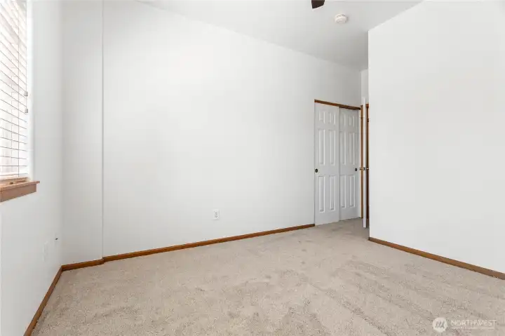 3rd bedroom faces west
