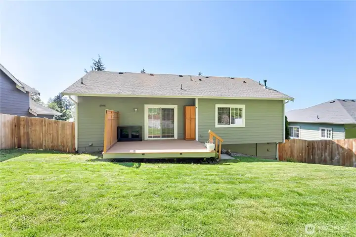 Large backyard and deck - provide lots of space for entertaining
