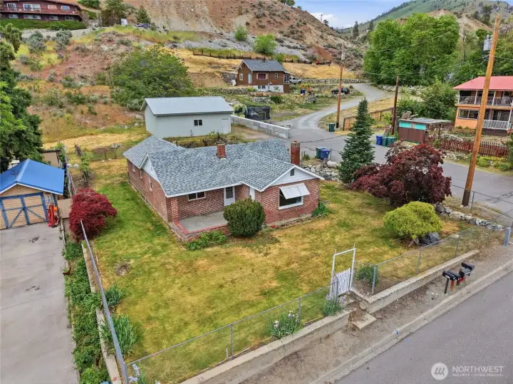 Charming 1949 Brick Lake Chelan Home