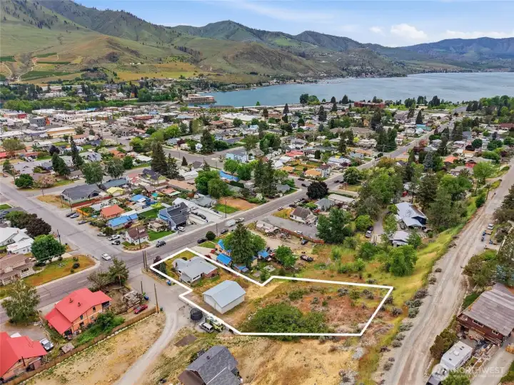 Peek-a-boo view of lake chelan
