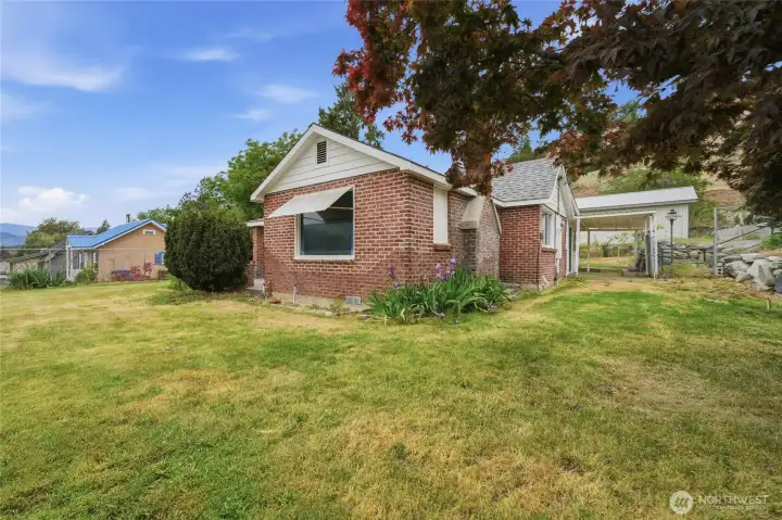 Right side of home with side entrance