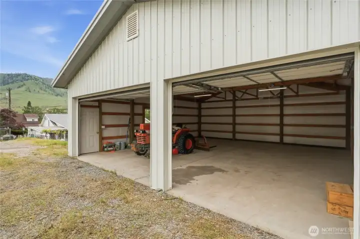 Plenty of space for boats and equiptment