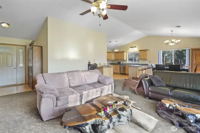 picture has virtual carpet. "new flooring coming soon”
