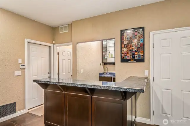 WET BAR! In Family Room on lower level.
