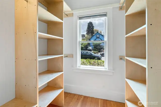 Walk-in closet