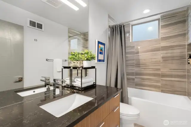 Mid-level full bath