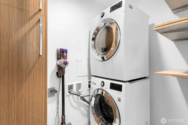 Utility room on mid-level