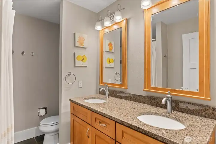 2nd Bathroom