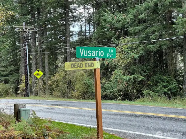 Vusario Lane sign, opposite Tomihi Dr and near Rosario Rd.
