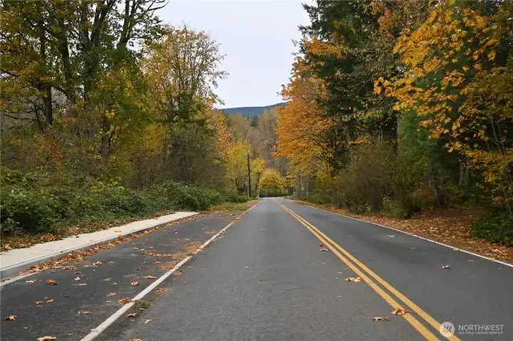 Property to left of foto.