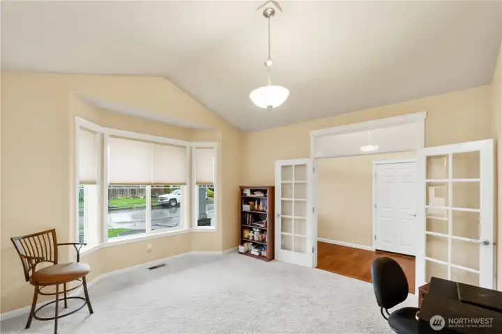 Office/Den/ Optional 3rd bedroom. closet would go left of door