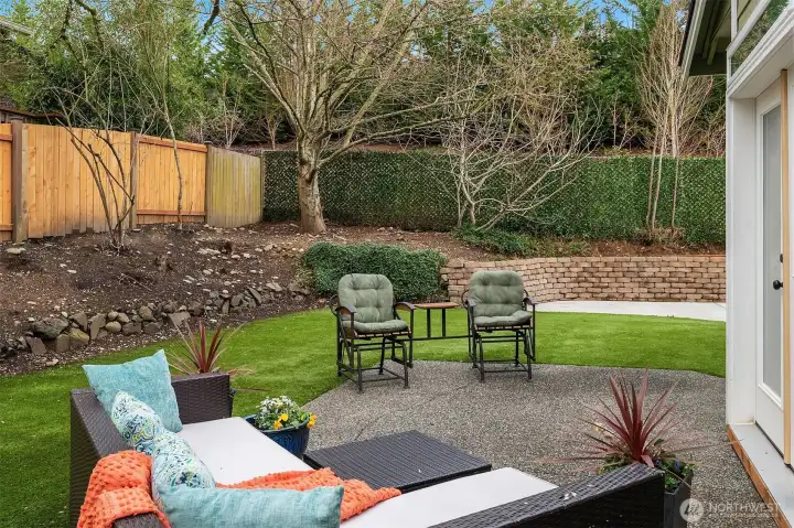 Backyard Patio ~ Perfect to Relax, BBQ's & Entertain