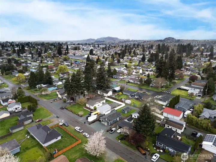 Drone pictures of surrounding neighborhood.
