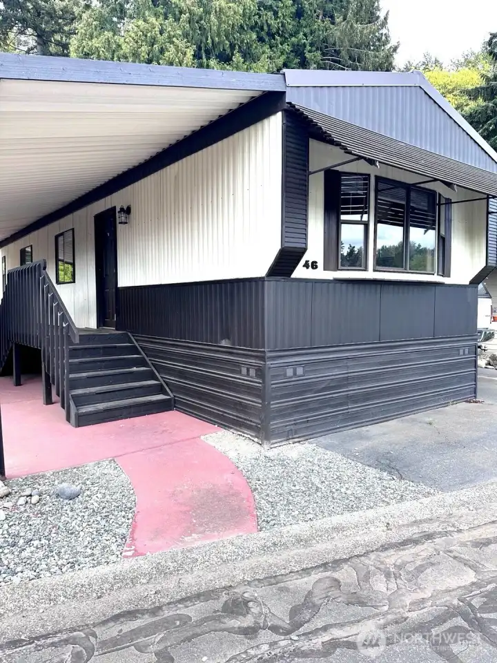 Financing Available 2 bed 1 bath - great buyer opportunity!!