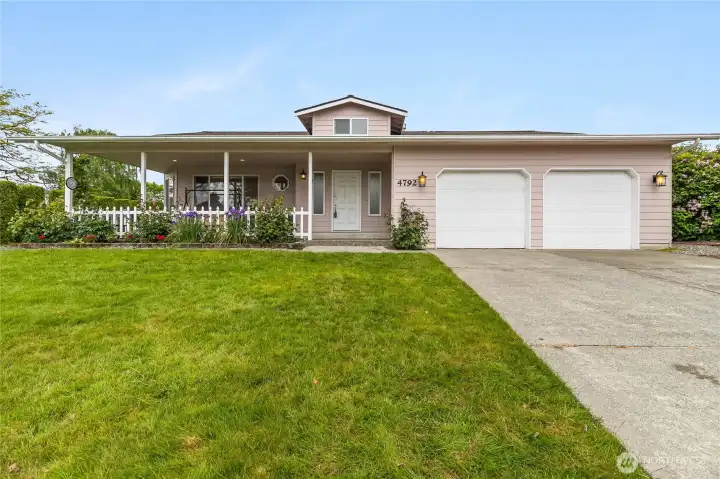Welcome to 4792 N Golf Course Dr!!