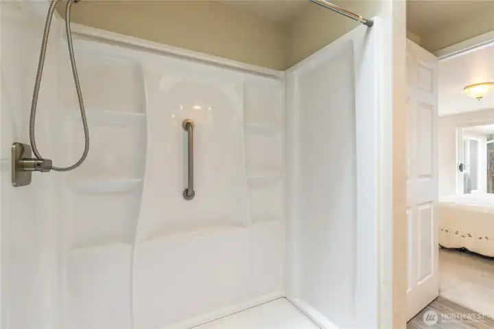 Shower in primary