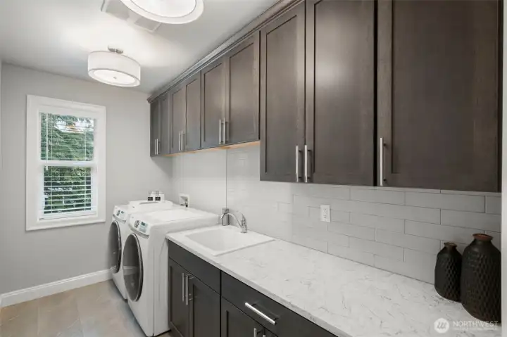 Laundry room with built-in storage