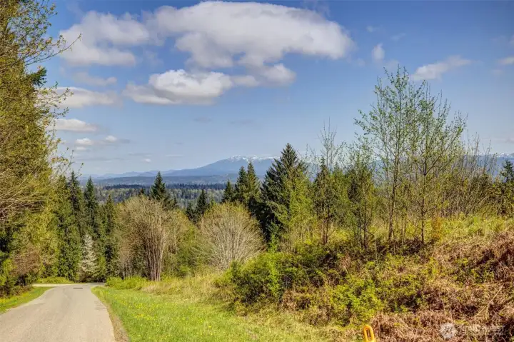 Stunning Mountain views to the North Stunning Mountain views to the North