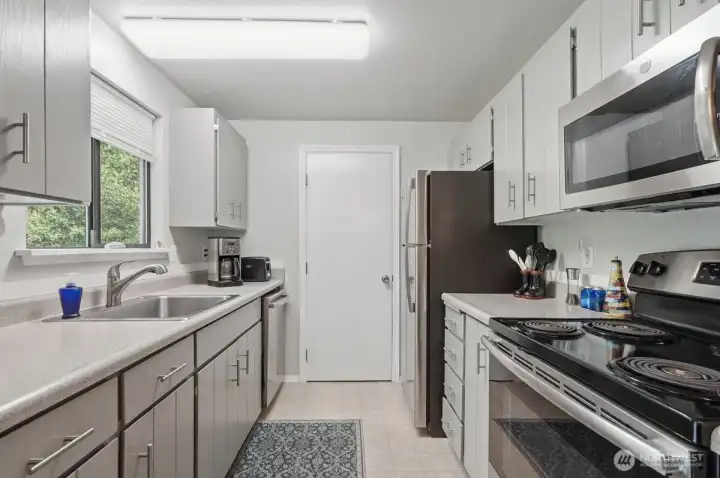 All Appliances Stay on Both Sides