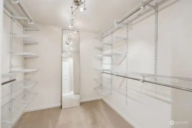 Great walk-in-closet with lots of room!