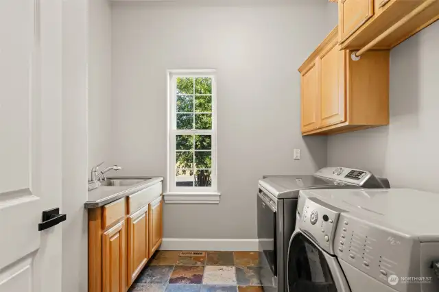 Main level utility/laundry