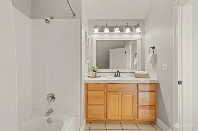 2nd primary bedroom