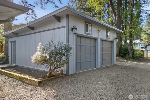Extra Large Garage for all your toys w/ room for workspace