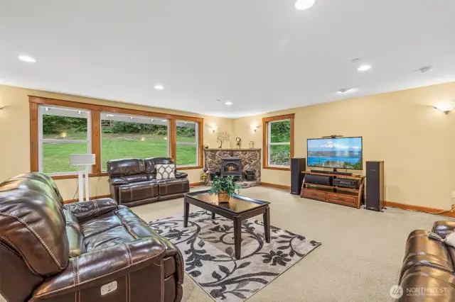 Living room w/pellet stove.