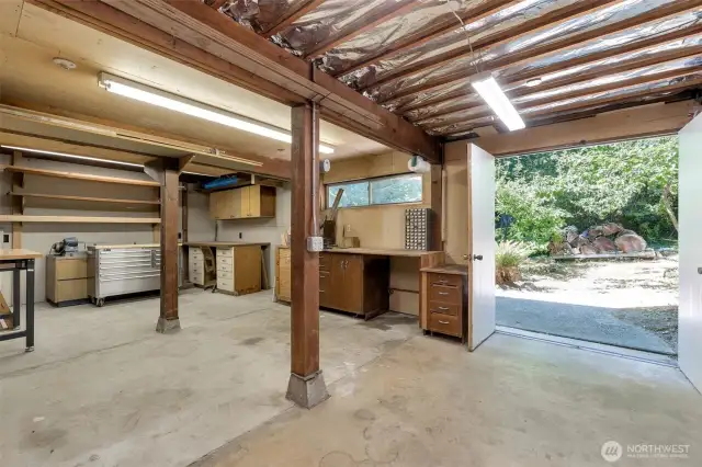 Shop space with access to outside