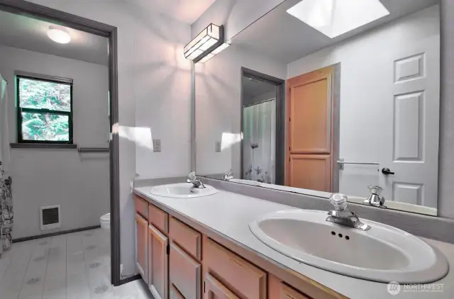 Upper level main bathroom.