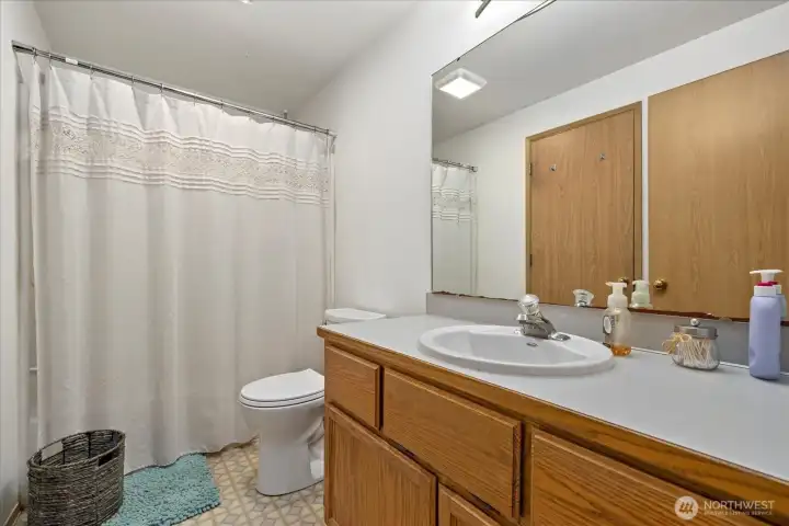 Upstairs Bath 1002 #B