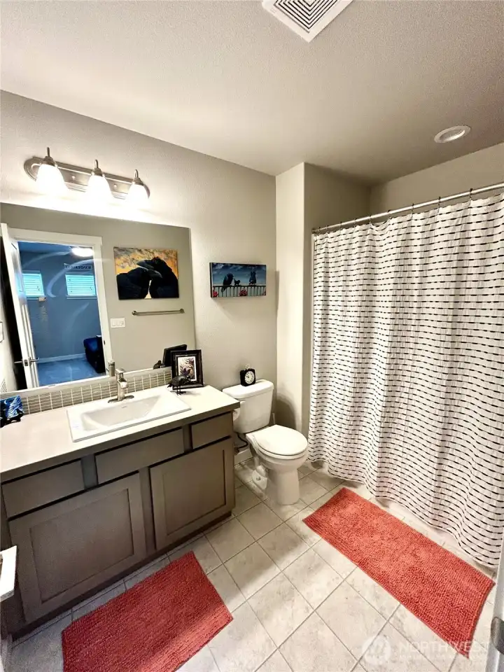 Upper floor full bath.