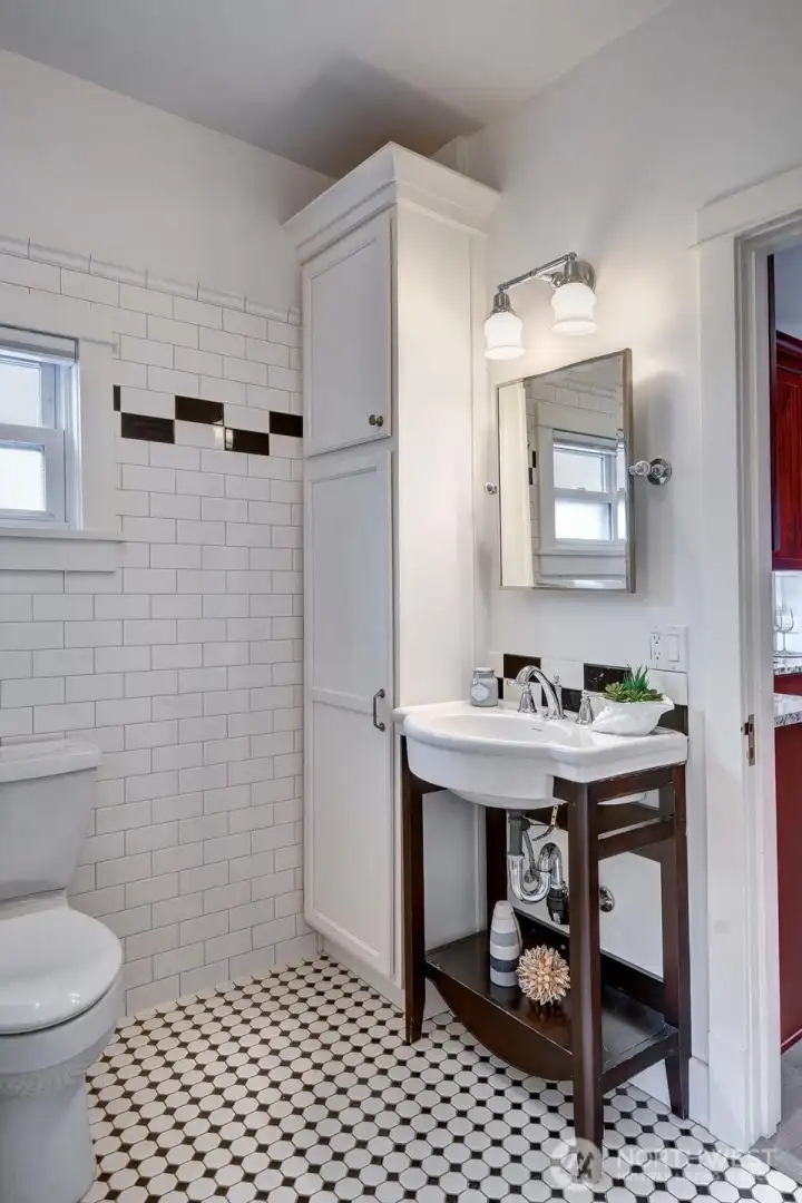 Main residence primary bathroom