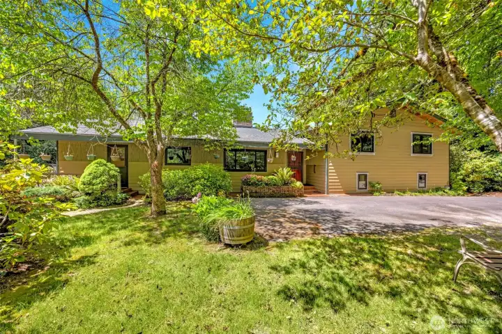 Front of home with parking