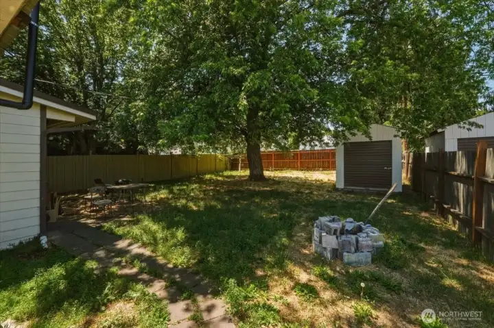 Separate and private fenced outdoor space for downstairs unit