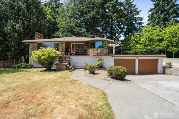 Great mid century home!
