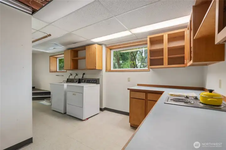 Utility room and 2nd kitchen downstairs!