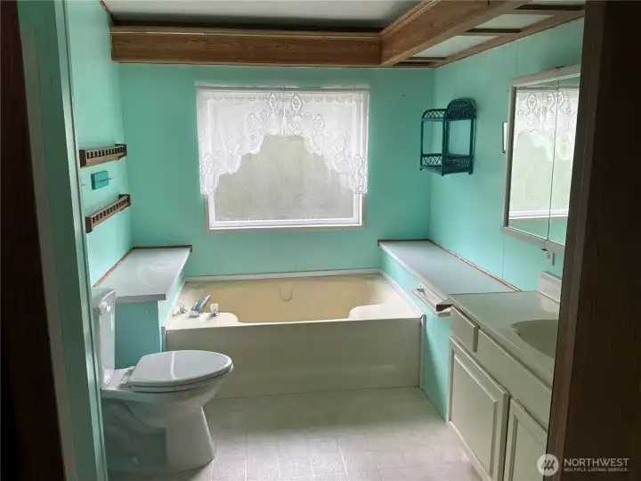 Primary bath