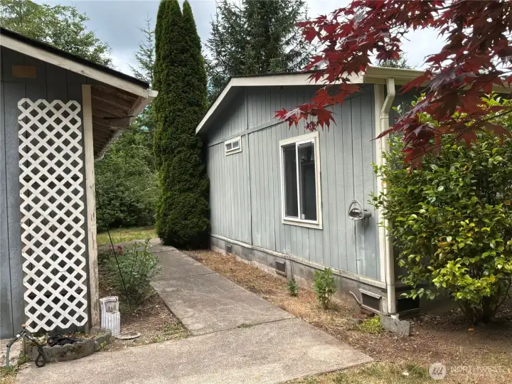 walkway from garage to house