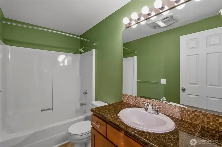 full guest bath upstairs