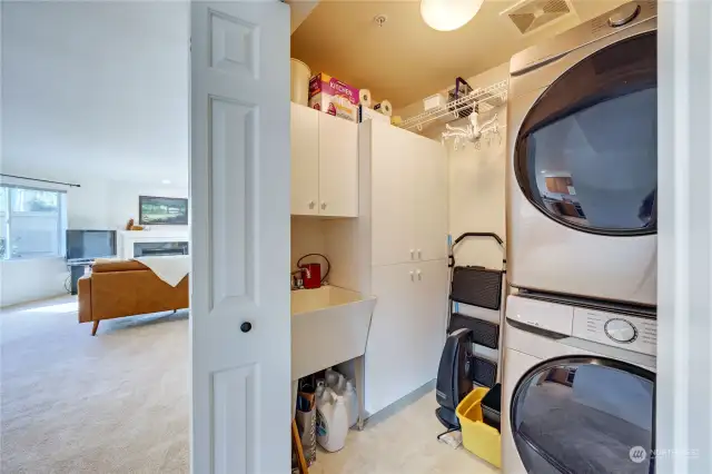 Convenient and spacious laundry area, washer and dryer stay