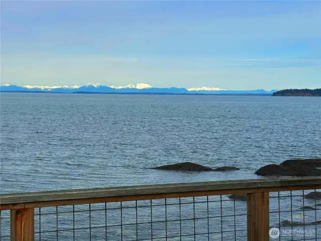 Canadian Coastal Range to the Northeast