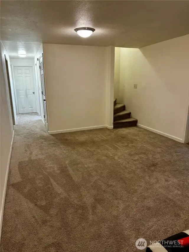Daylight basement 8 ft ceilings