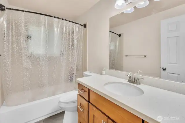 Full bath upstairs